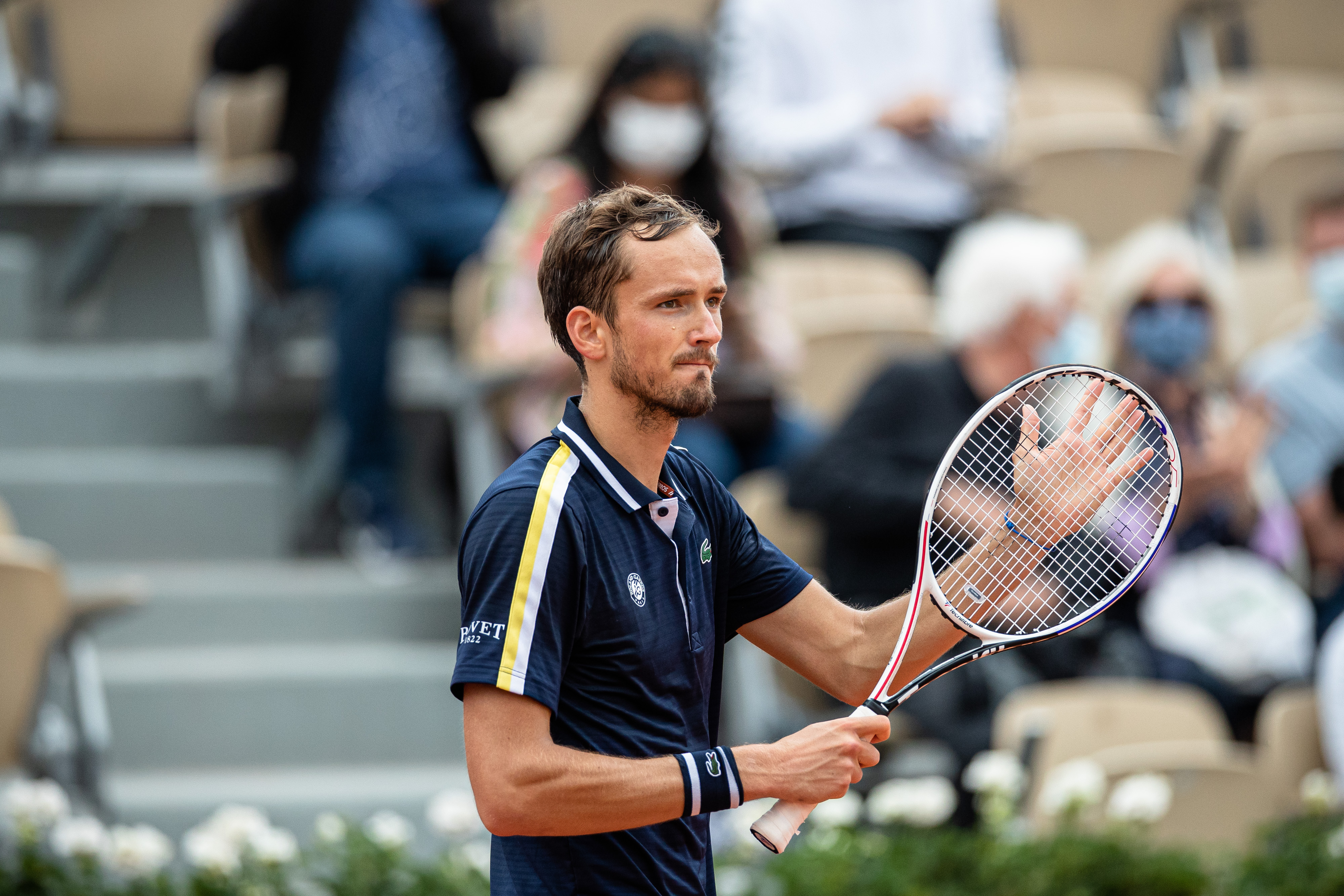 世界网球队碾压法国网球队，梅德韦杰夫关键制胜