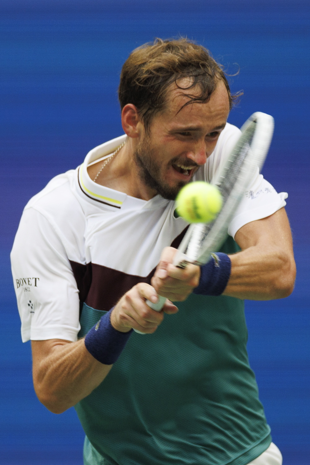 世界网球队碾压法国网球队，梅德韦杰夫关键制胜