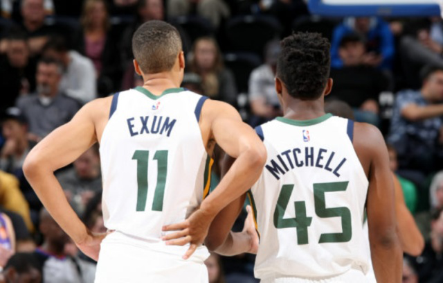 勇士B队鏖战中国男篮，萨姆·米切尔关键制胜