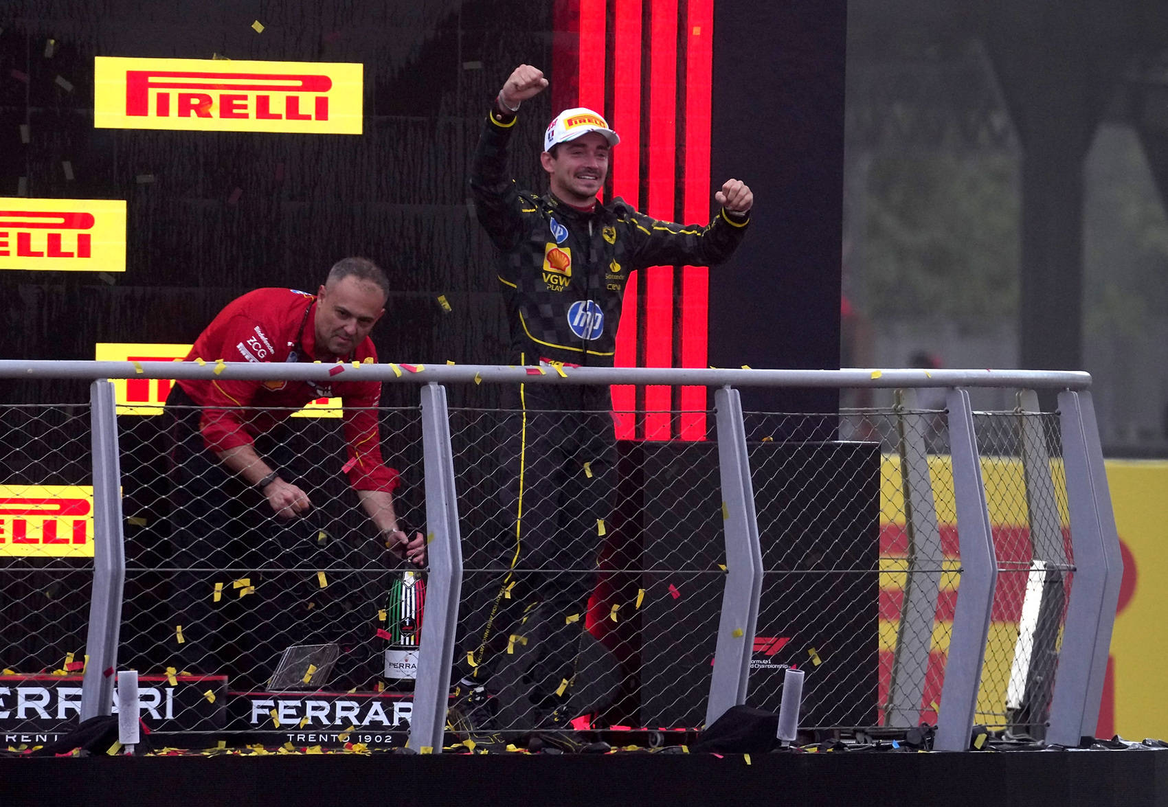 迈凯伦绝杀红牛二队，勒克莱尔高光表现