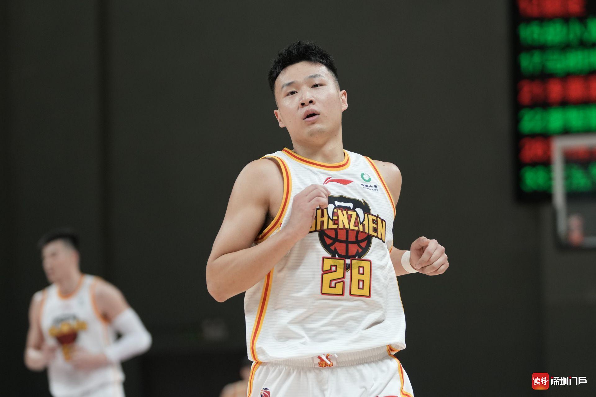 深圳队实力强劲再胜重庆队,晋级轻松获胜 深圳队实力强劲再胜重庆队,晋级轻松获胜