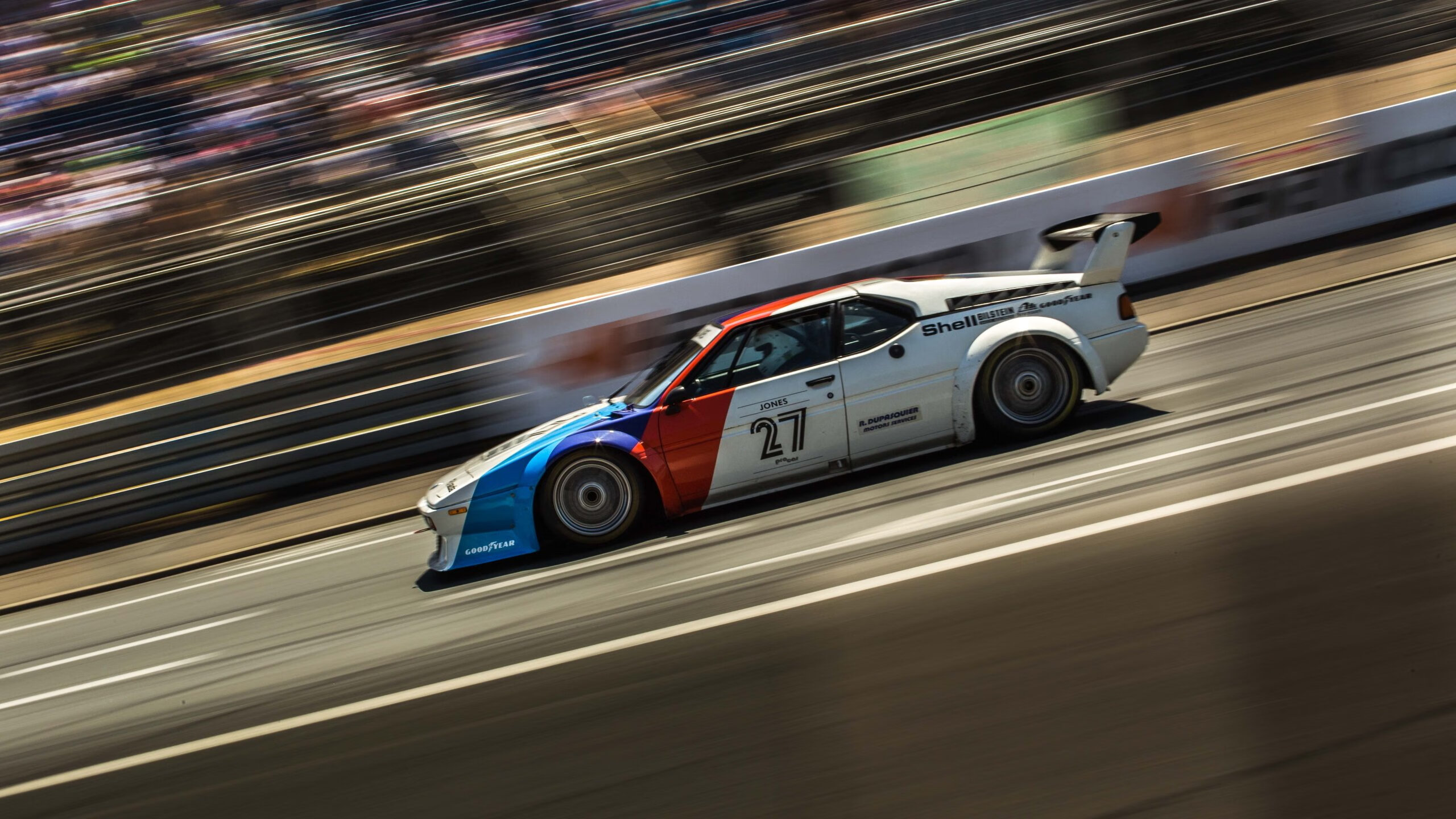 F1霓虹与绿茵刀锋,三笘薰在街道赛之夜的超车艺术