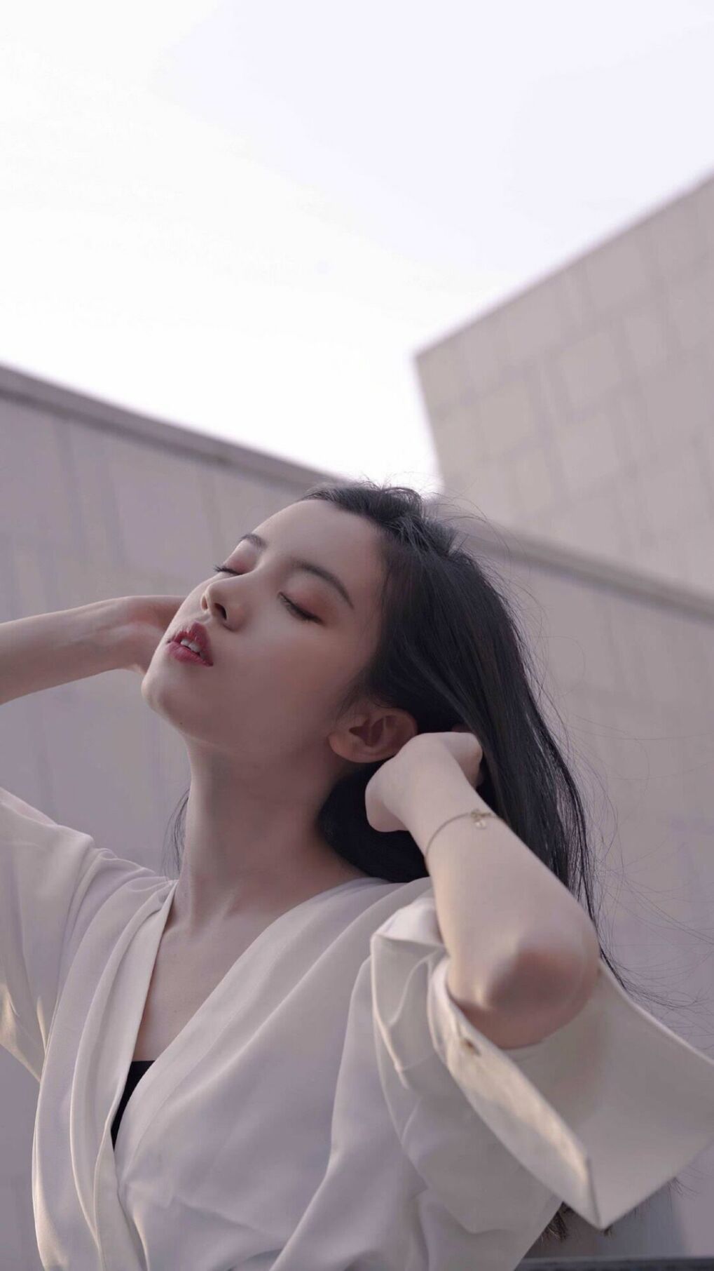 沉默的利刃，浓眉撕裂质疑的季后赛之夜