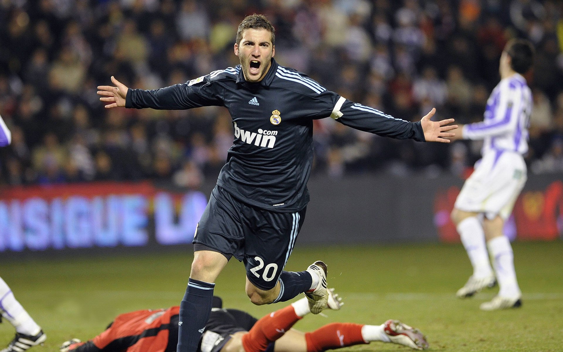 赛道与绿茵的交响，德国在比利亚雷亚尔的胜利如何点燃F1年度争冠战火